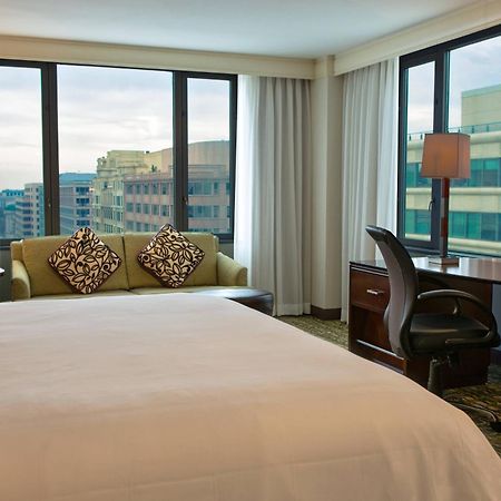 Отель Washington Marriott At Metro Center Экстерьер фото