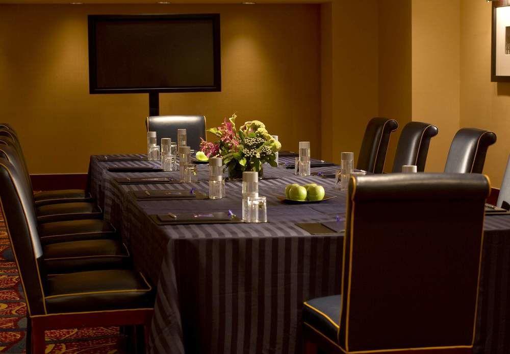 Отель Washington Marriott At Metro Center Экстерьер фото