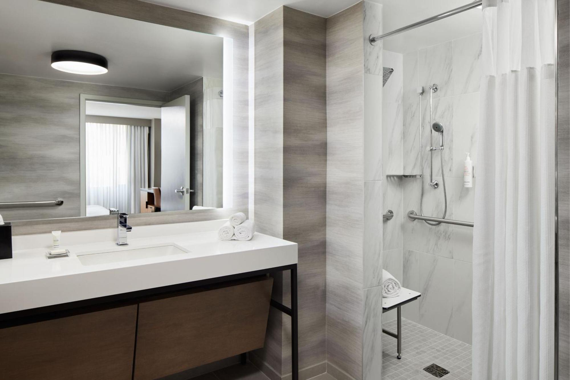 Отель Washington Marriott At Metro Center Экстерьер фото